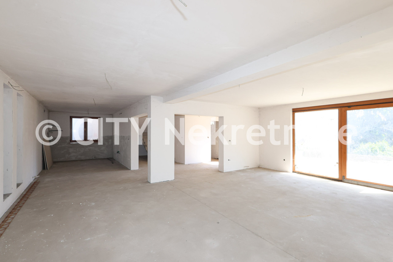 Kuća i dvorište - Novo Sarajevo - Hrasno brdo - 266 m2 8