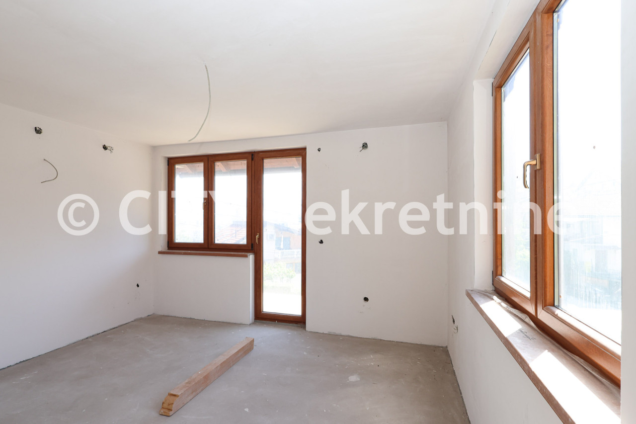 Kuća i dvorište - Novo Sarajevo - Hrasno brdo - 266 m2 14
