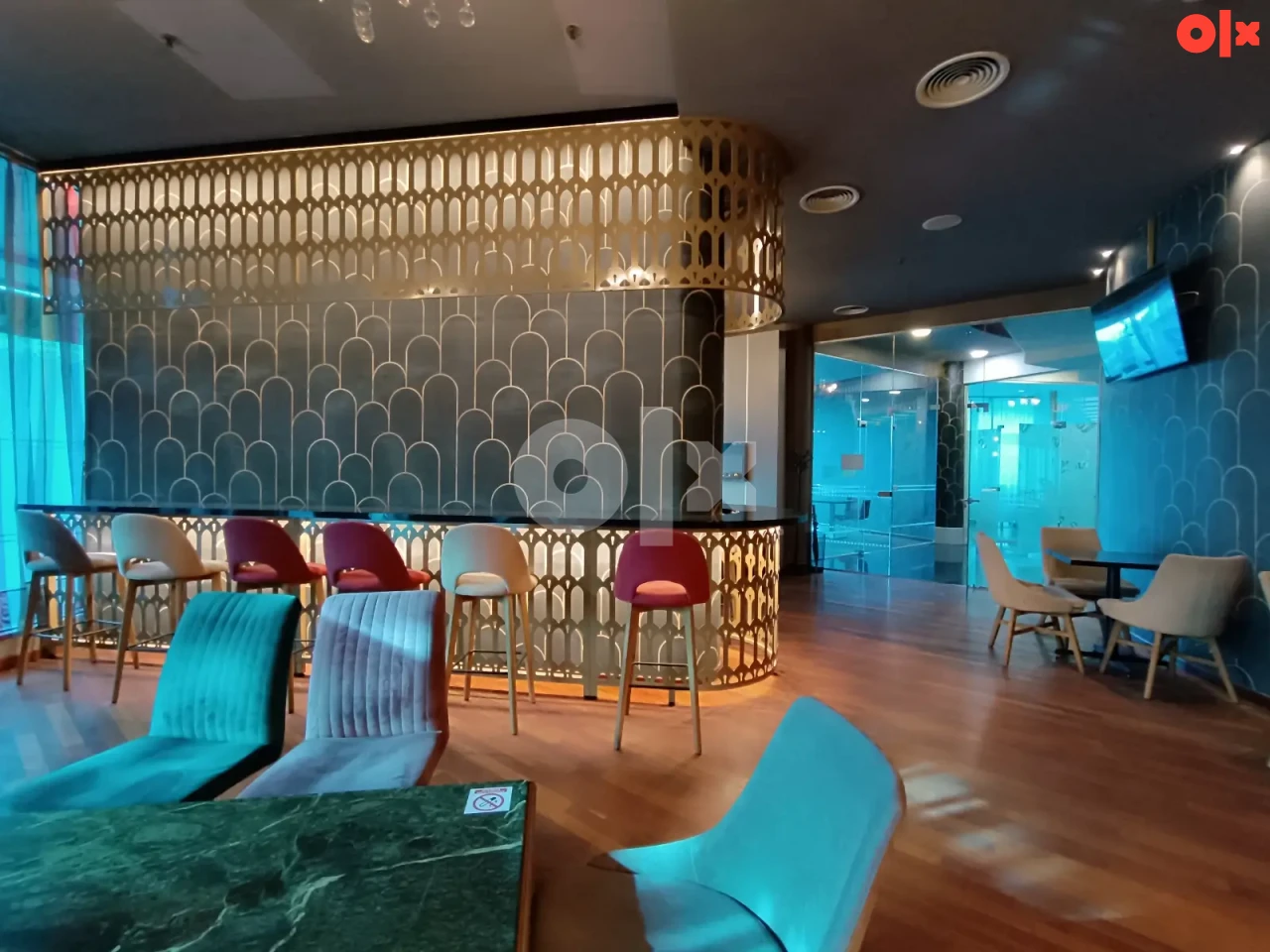 Namješten caffe bar 86m2 Centar