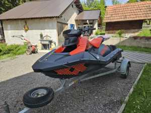 SKUTER SEA DOO SPARK TRIXX 900 cmm 90 ks 2021 god