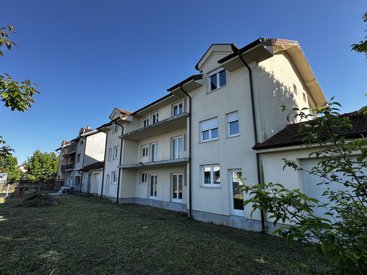Kuća u Laktašima - duplex - cca 250 m2 11