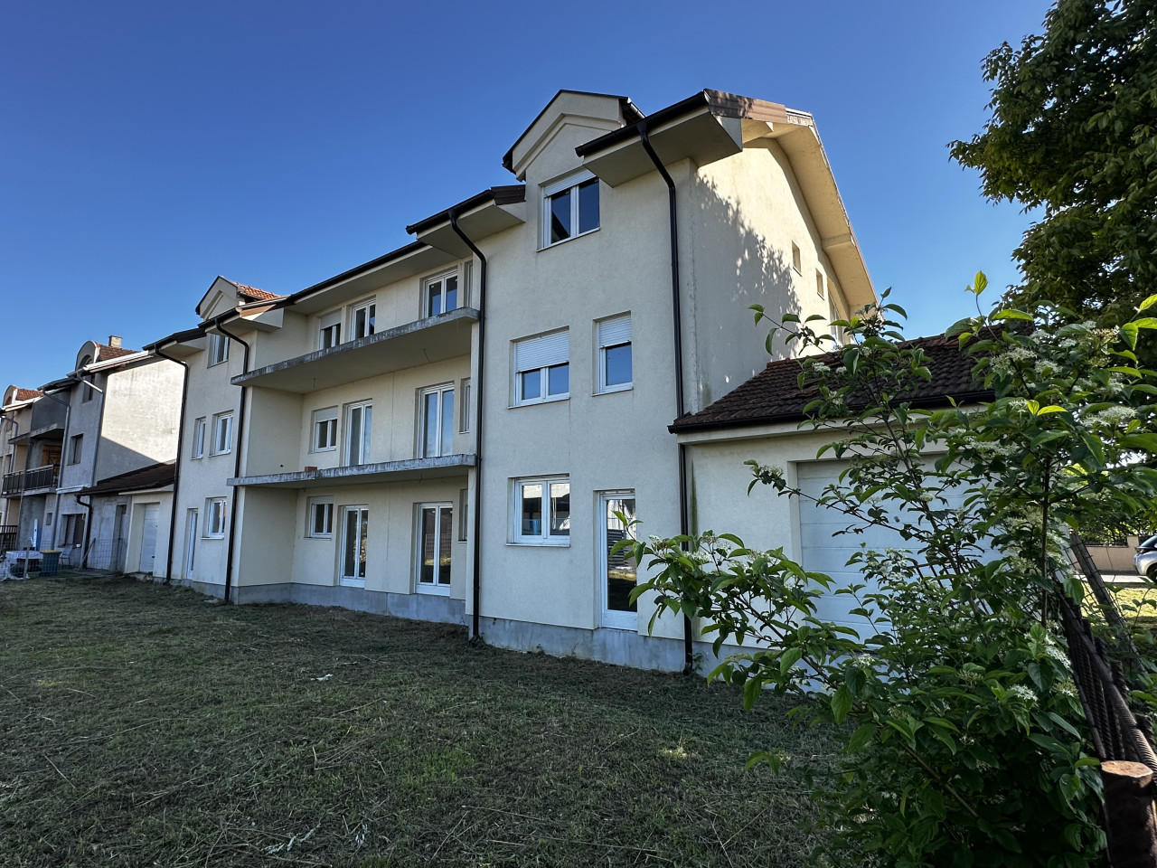 Kuća u Laktašima - duplex - cca 250 m2 12