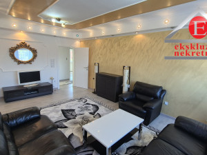- Centar - Renoviran trosoban stan 82 m2, I sprat ID 4315/DŠ photo 3