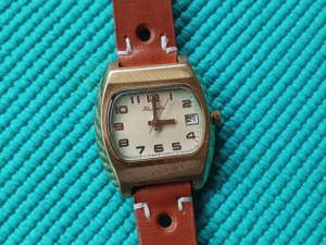 stari ruski mehanički vintage sat raketa tv