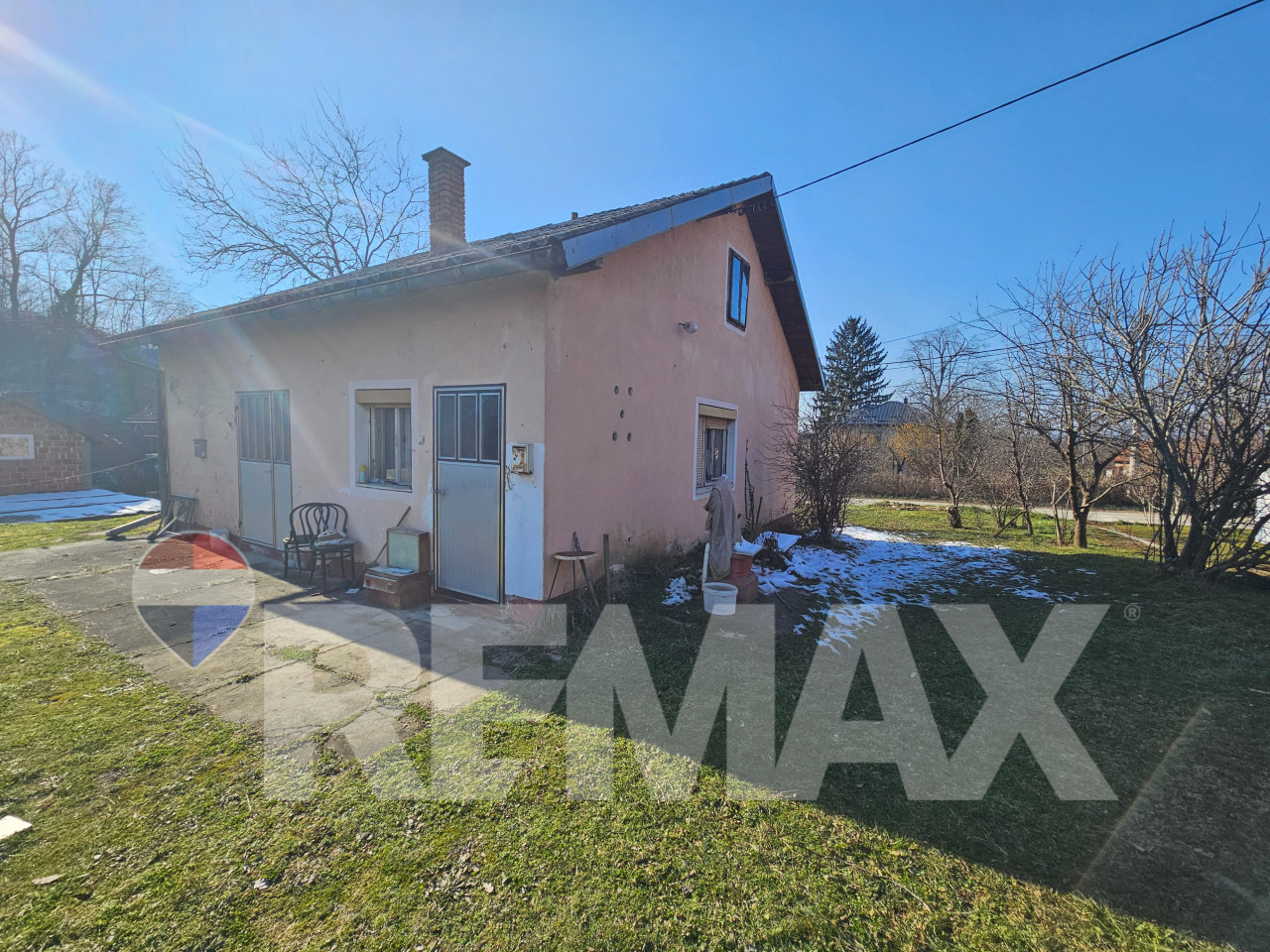 Odličan plac sa kućom kod crkve-1143m2-Priječani 2