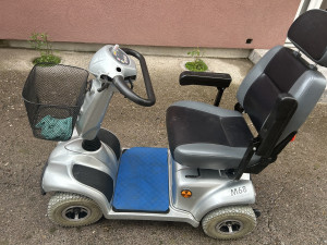 Elektricna invalidska kolica