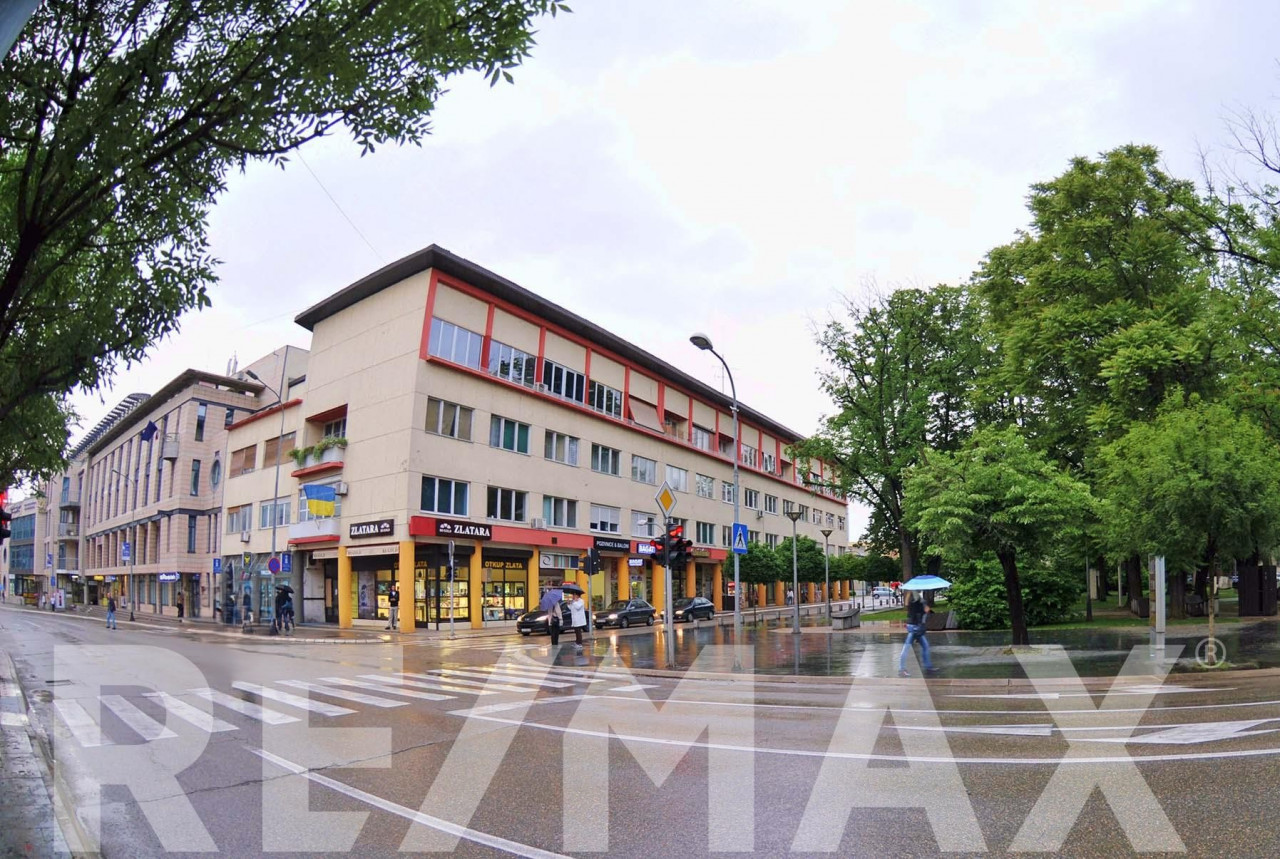 CENTAR- nenamješten stan-POSLOVNI PROSTOR- Banja Luka 11