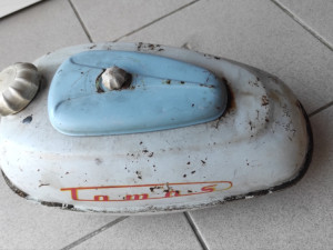 Tomos rezervoar