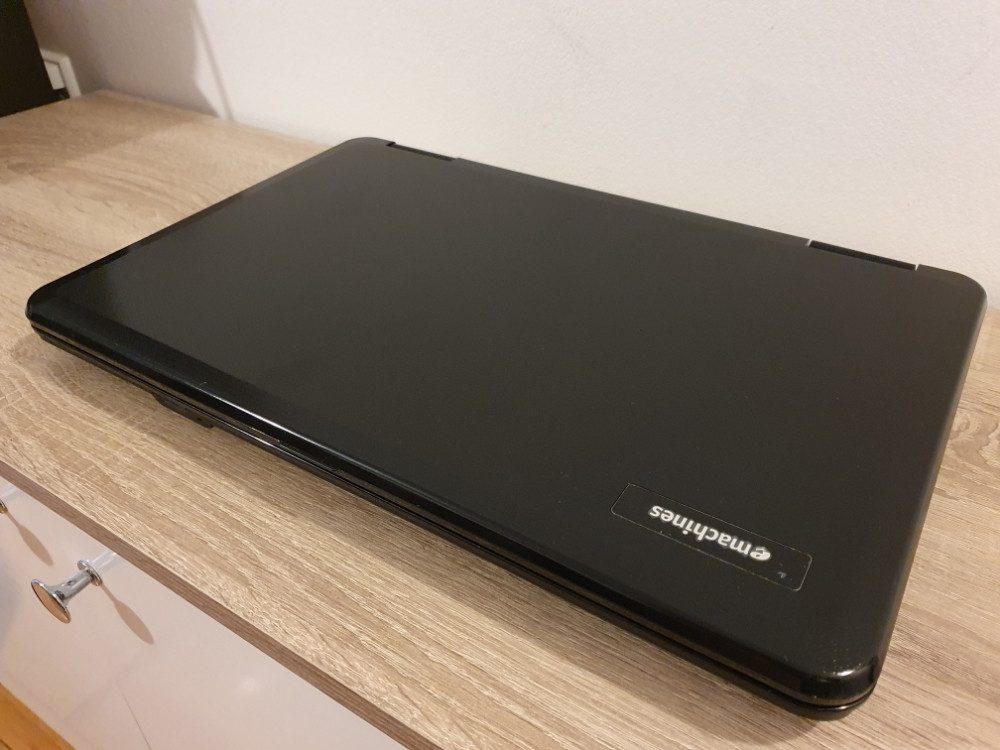 Acer eMashines G725/4GB Ram-a/320GB HDD