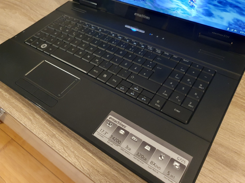 Acer eMashines G725/4GB Ram-a/320GB HDD