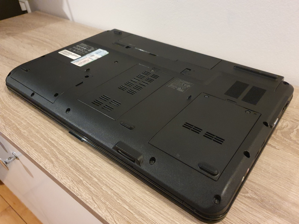 Acer eMashines G725/4GB Ram-a/320GB HDD