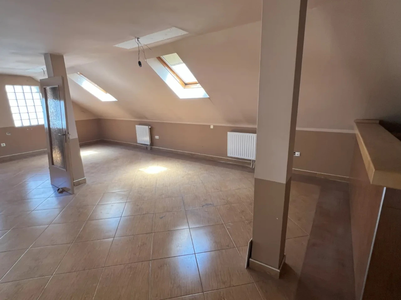 EOS / Stambeno-poslovni objekat/ 498 m2 / Tuzla 16