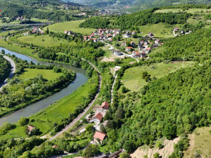 Kuća Sarajevo/ uz rijeku/ 3.500m2 parcela - Novi Grad