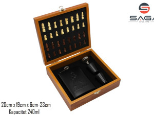 POKLON SET PLOSKA I SAH U DRVENOJ KUTIJI JOHNNIE WALKER