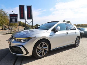 VW Golf VIII 2.0 TDI DSG7 3xR-Line IQ.LIGHT MATRIX VIRTUAL PANO