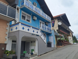 Selling a house with 4 apartments and 2 commercial spaces photo 3