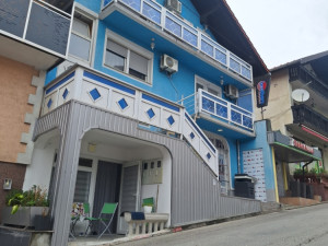 Selling a house with 4 apartments and 2 commercial spaces photo 5