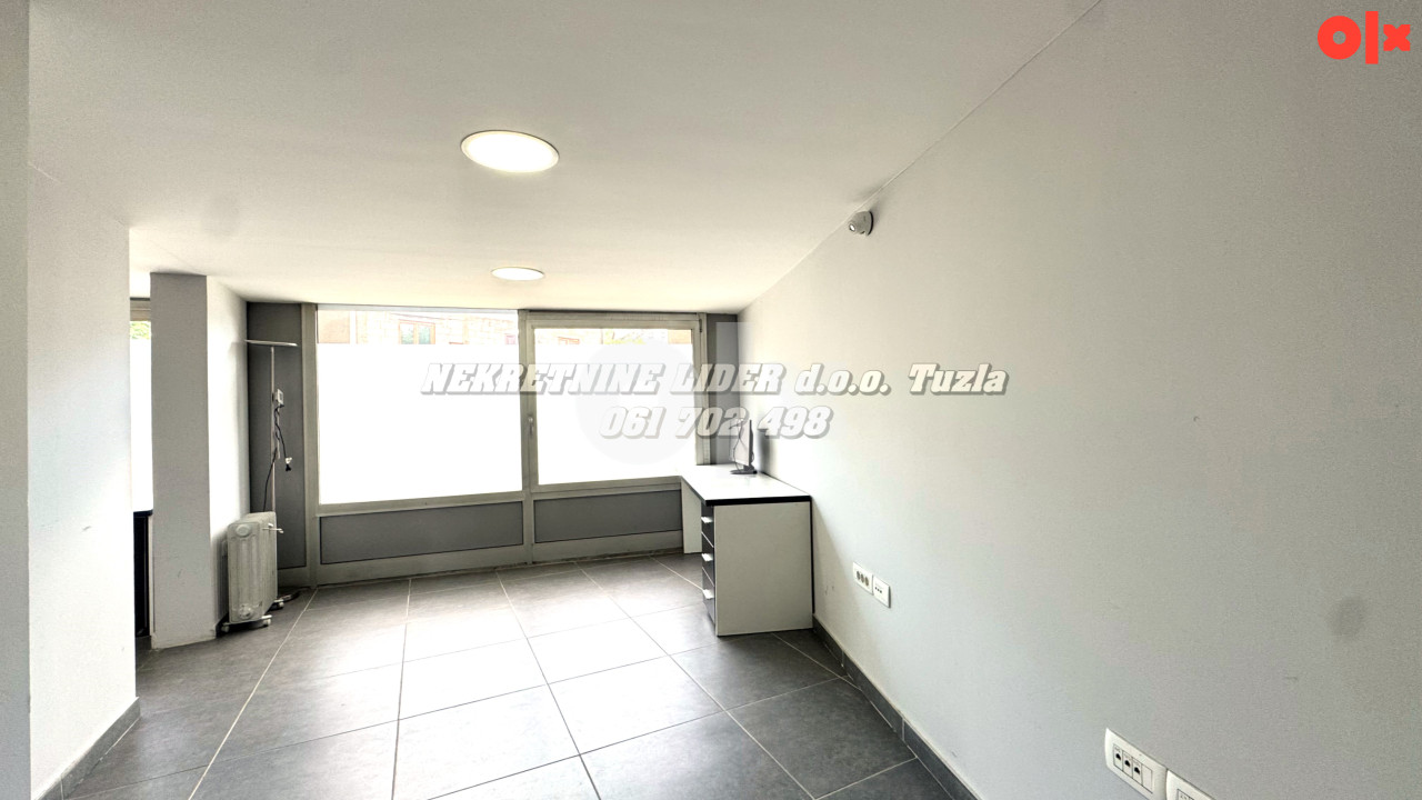 Višenamjenski poslovni prostor, cc230m2, Zlokovac 9