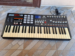 Akai klavijatura midi