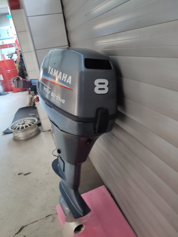 Penta Yamaha 8 motor za camac
