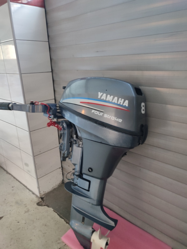 Penta Yamaha 8 motor za camac