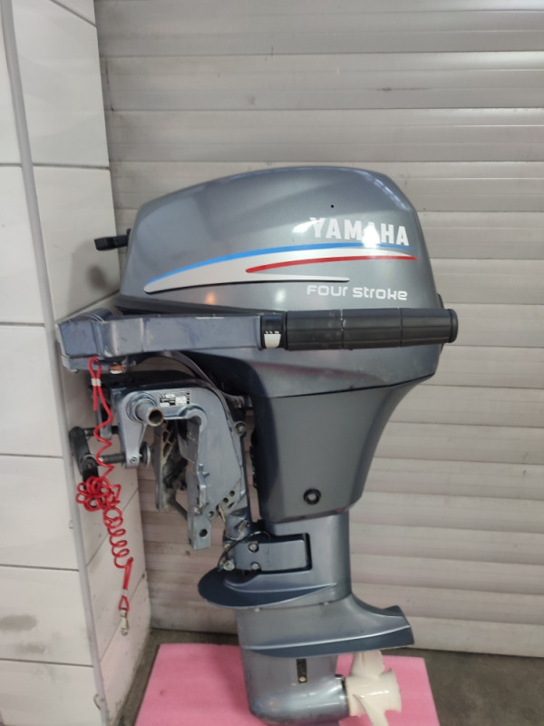 Penta Yamaha 8 motor za camac
