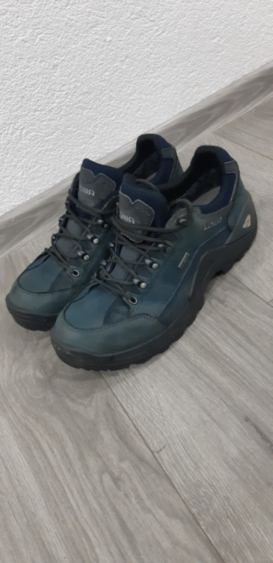 LOWA cipele/patike GORETEX br.43.5