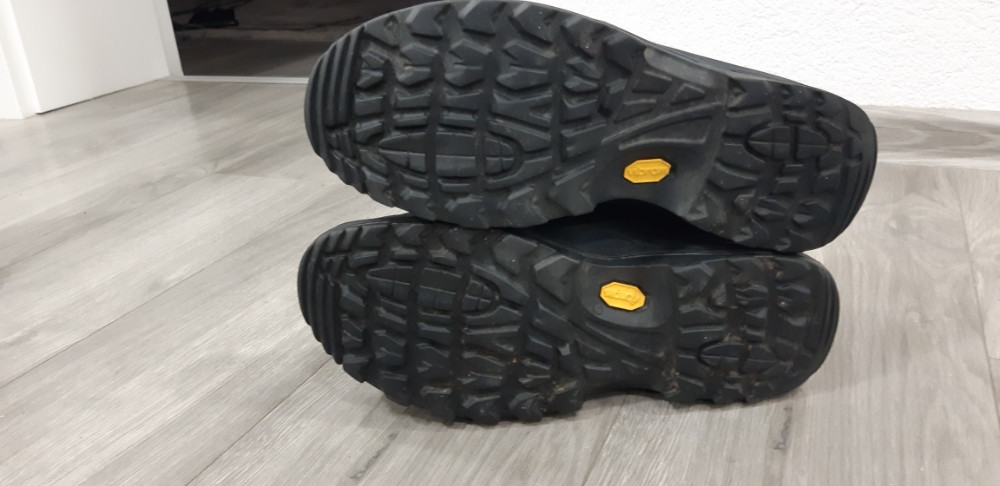 LOWA cipele/patike GORETEX br.43.5