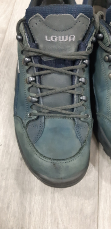 LOWA cipele/patike GORETEX br.43.5