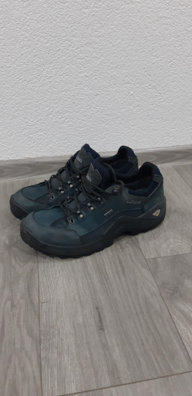LOWA cipele/patike GORETEX br.43.5