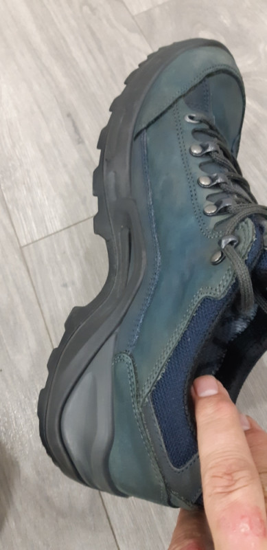 LOWA cipele/patike GORETEX br.43.5