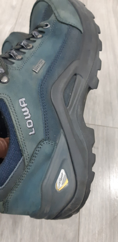 LOWA cipele/patike GORETEX br.43.5