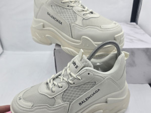BALENCIAGA PATIKE