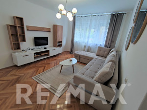 Trosoban stan 65m2 u srcu grada, kod Sokolskog doma