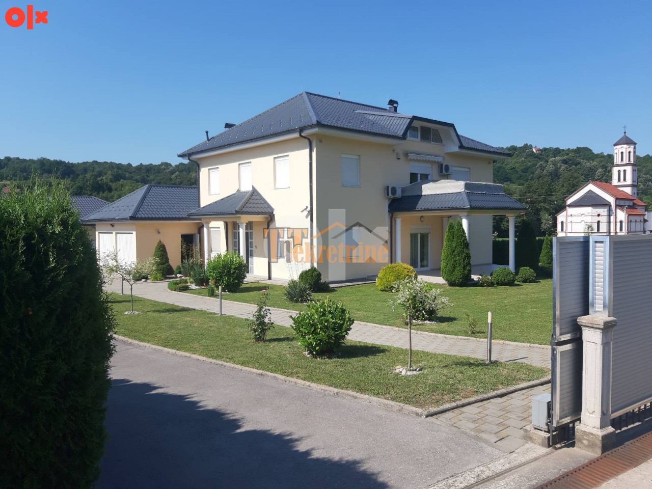 Komforan trosoban stan 120 m2 - Motike 3