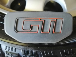 Peugeot 205 gti pezo znak volana
