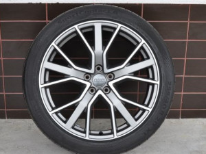 NOVI AUDI Q3 ORIGINALNE NOVE FELGE SA NOVIM LJETNIM GUMAMA 20''