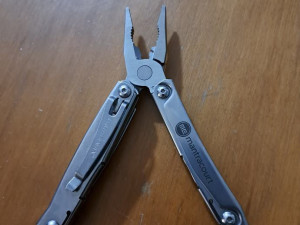 Nož Leatherman REV