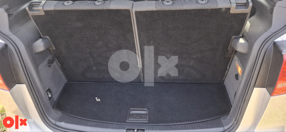 Volkswagen  Touran 1.2 TSI 77 KW NAVI KAMERA