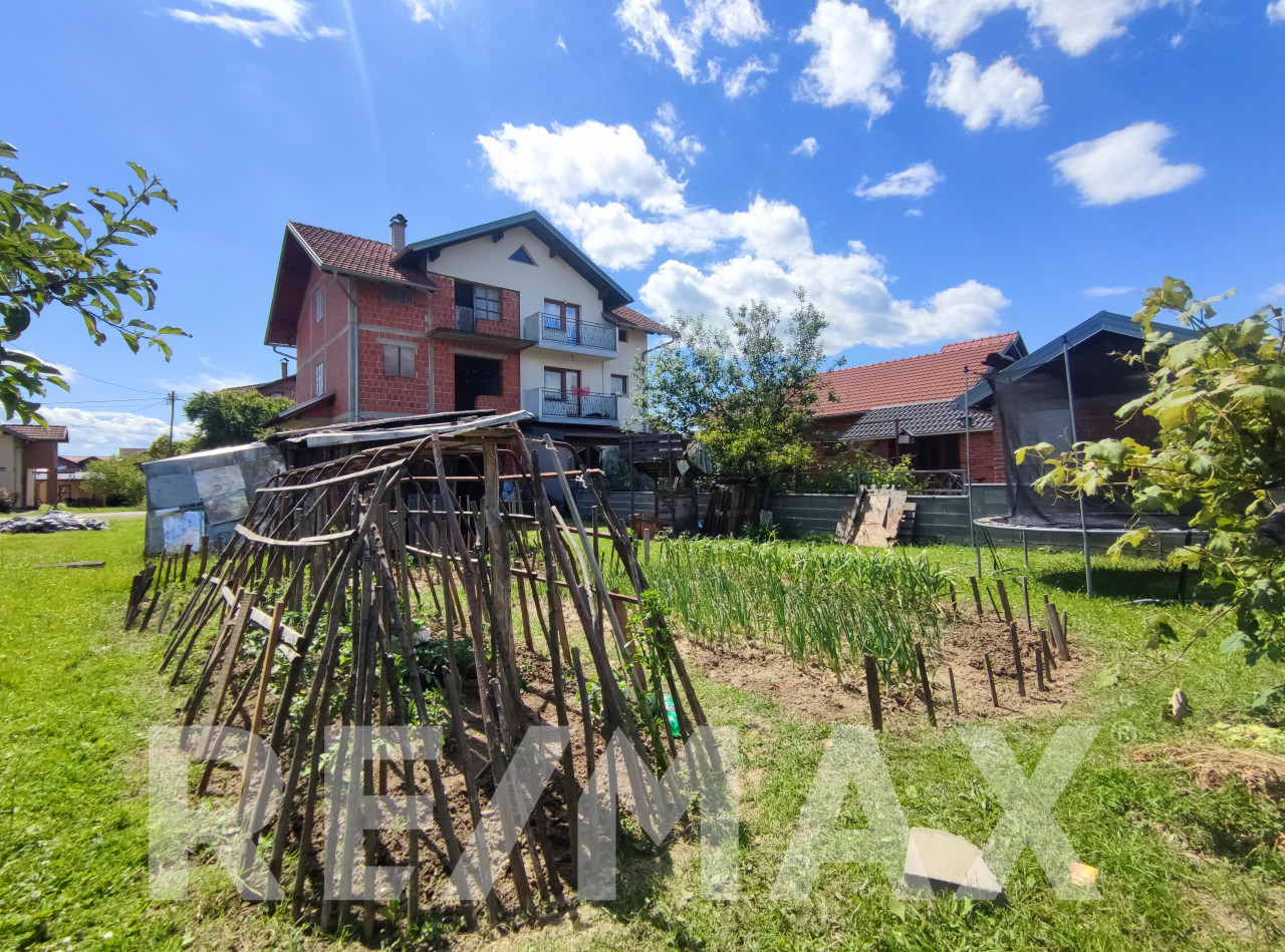 Prodaja kuće Gradiška - 162m2, plac 435m2, mirna lokacija 3