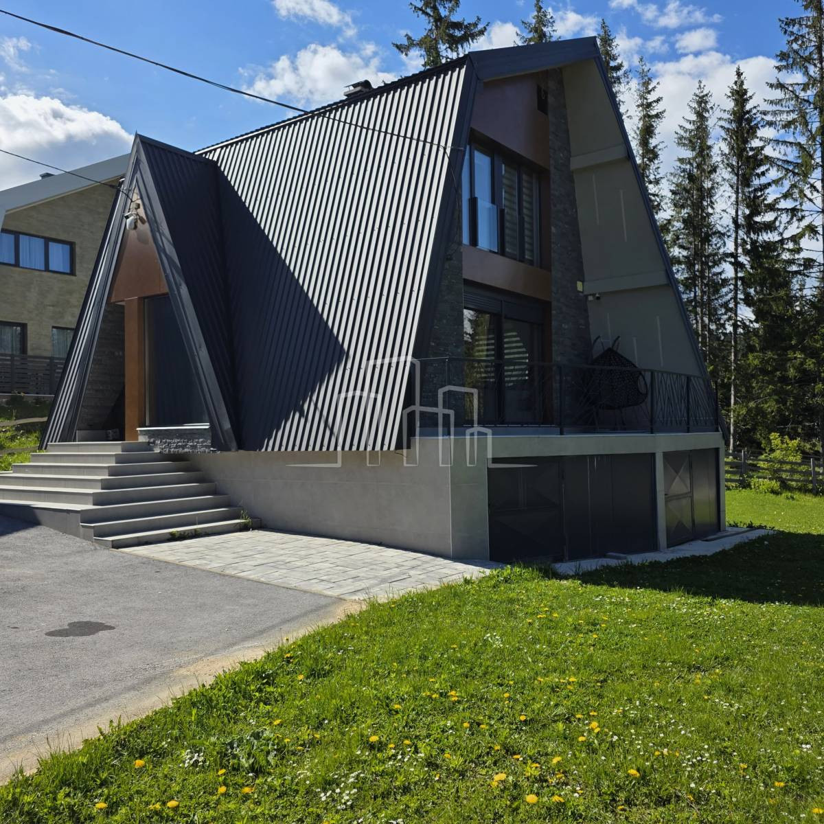 Nova vikend vila površine 110m2 Dvorišta Jahorina 7