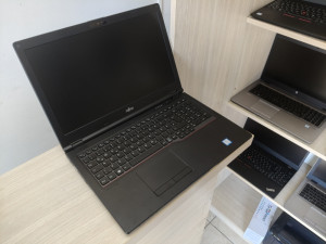 LAPTOP FUJITSU I5 8365U 8GB RAM DDR4 WINDOWS 11 15.6 SSD 256GB
