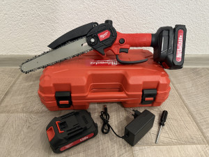 Aku ručna motorna pila MILWAUKEE 8 inch- automacko podmazivanje