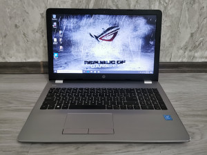 Laptop HP INTEL QUAD CORE SSD 15.6" 3h baterija