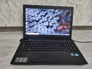Laptop Lenovo i3 8GB RAM 750GB HDD 15.6"