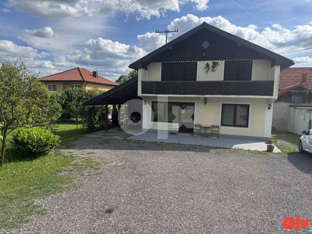 Stambeno poslovni objekat i dvorište, Sarači-Kalesija 4