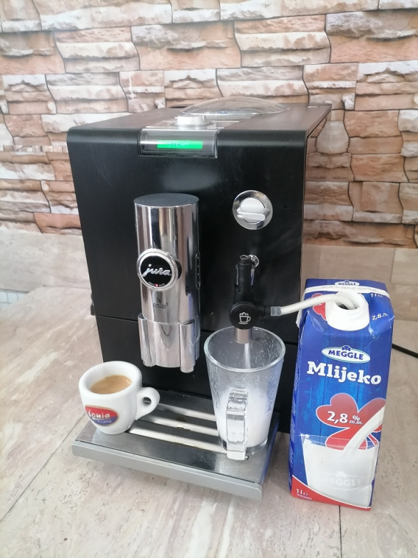 Kafe aparat JURA ENA5...JURA JE ZAKON