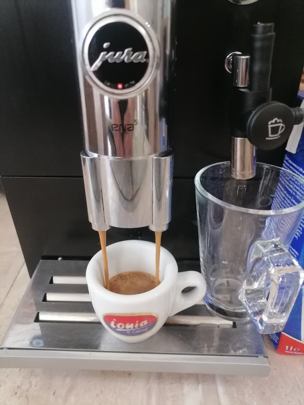 Kafe aparat JURA ENA5...JURA JE ZAKON
