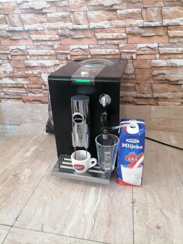 Kafe aparat JURA ENA5...JURA JE ZAKON