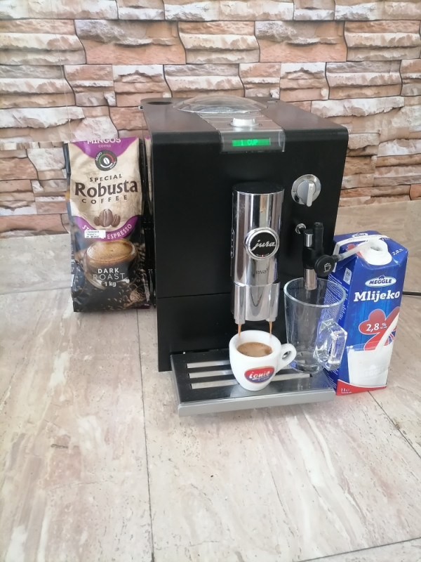 Kafe aparat JURA ENA5...JURA JE ZAKON